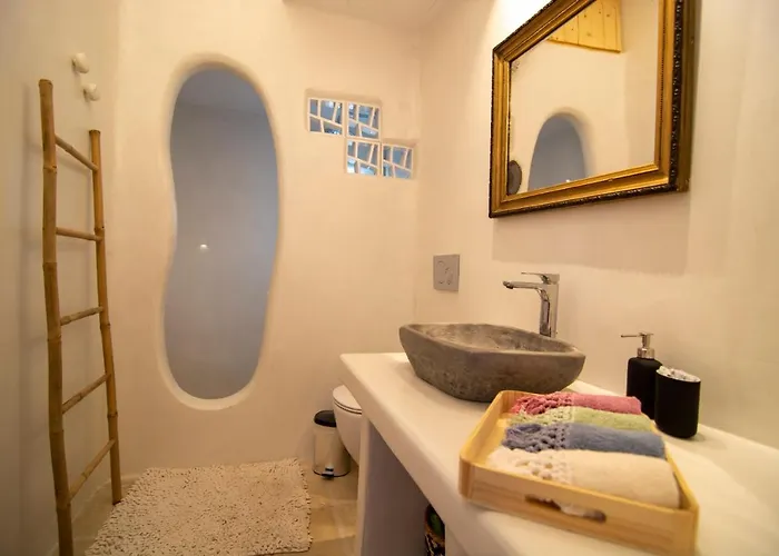 Quartano Paros * Науса