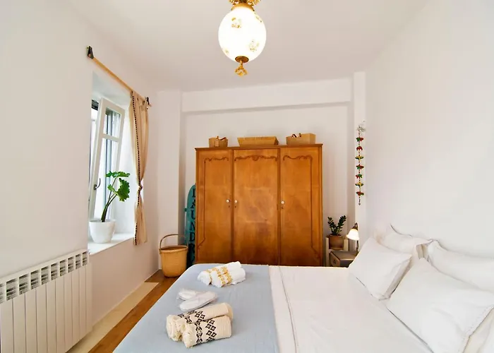 Quartano Paros Науса