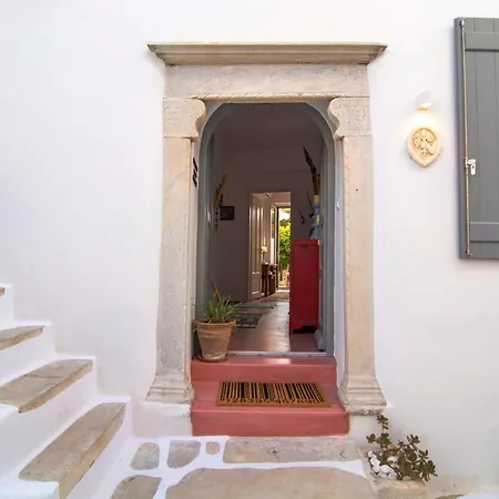 Quartano Paros Nausa