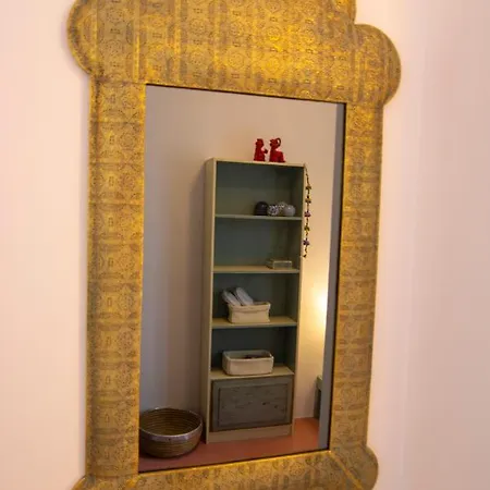 Quartano Paros Nausa