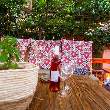 Quartano Paros * Науса